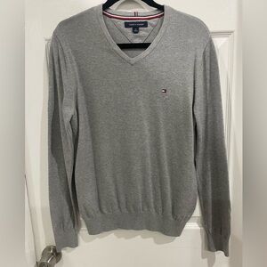 Tommy Hilfiger Men's Classic Gray V-Neck Sweater